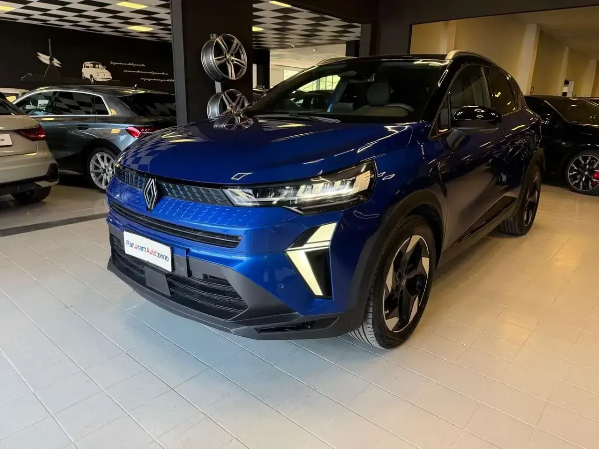 Usata Renault Captur Techno 101 CV (74 kW) 2025 Blu metallizzato SUV