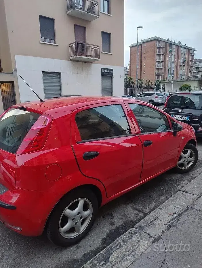 Usata Fiat Grande Punto 65 CV (47 kW) 2018 Rosso Utilitaria