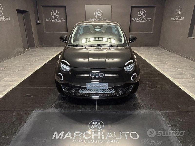 Usata Fiat 500e Red 86 kW (118 CV) 2025 Nero Berlina