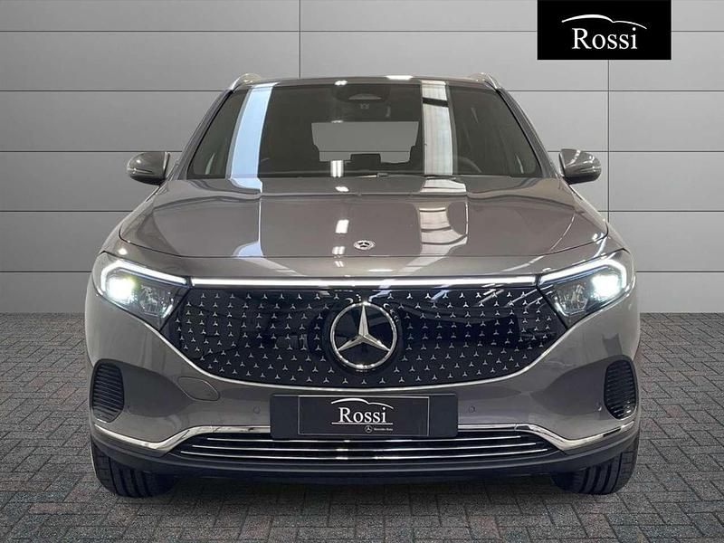Nuova Mercedes EQA250+ 139 kW (190 CV) 2026 Grigio montagna SUV