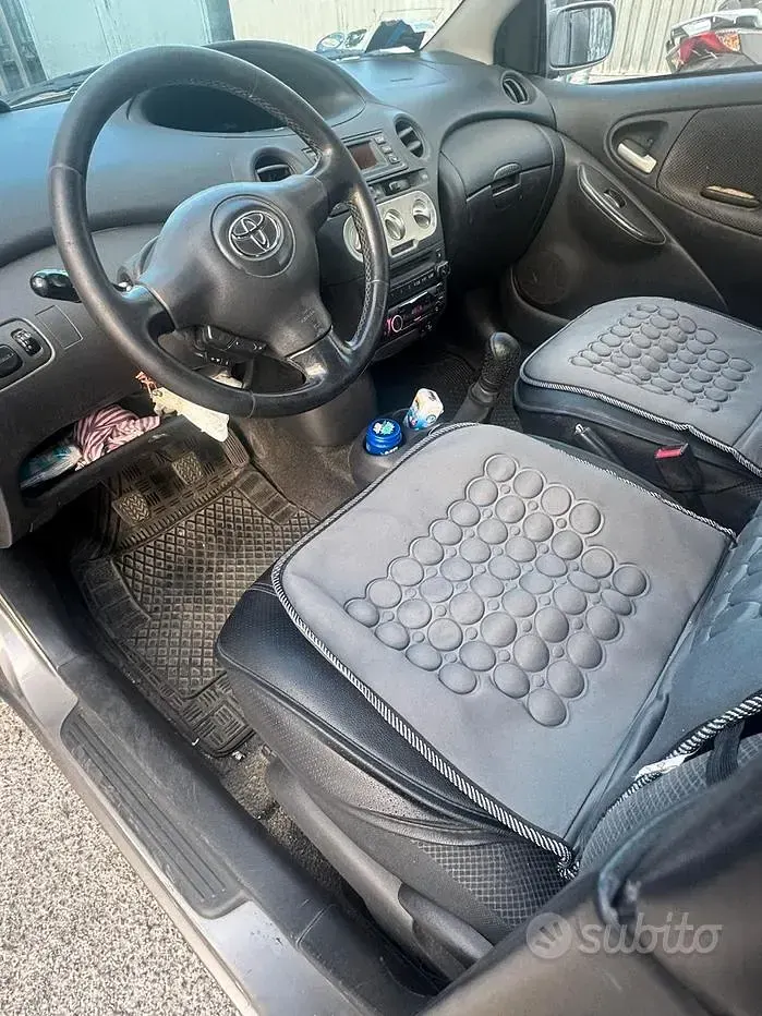 Usata Toyota Yaris 65 CV (47 kW) 2004 Berlina