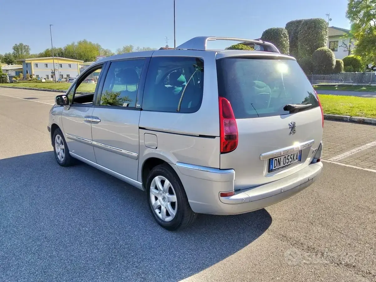 Usata Peugeot 807 136 CV (100 kW) 2008 Grigio Monovolume
