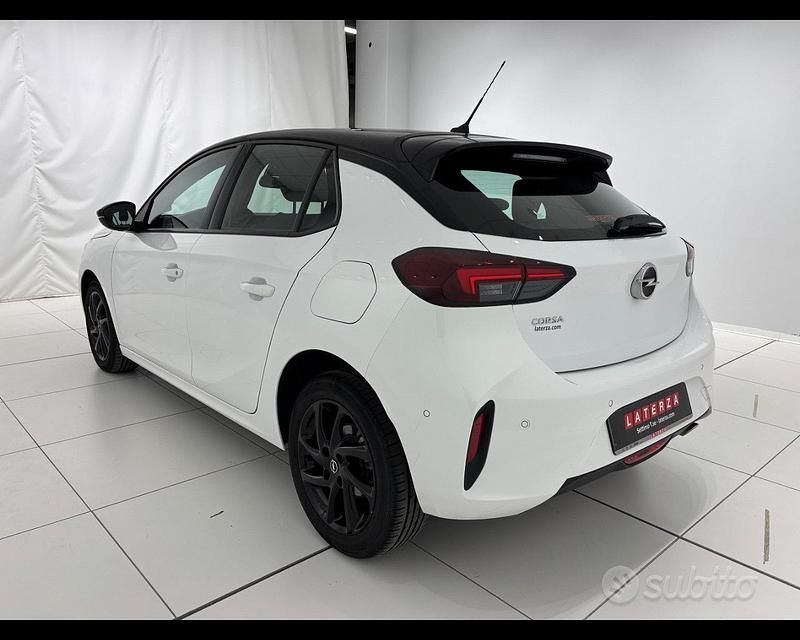 Usata Opel Corsa GS Line 101 CV (74 kW) 2023 Bianco pastello Berlina