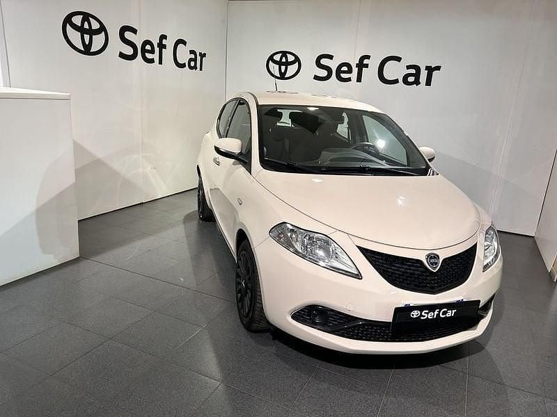 Usata Lancia Ypsilon Gold 69 CV (50 kW) 2018 Beige Utilitaria
