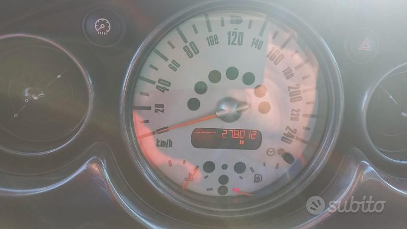 Usata Mini One D 88 CV (64 kW) 2006 Bianco Utilitaria