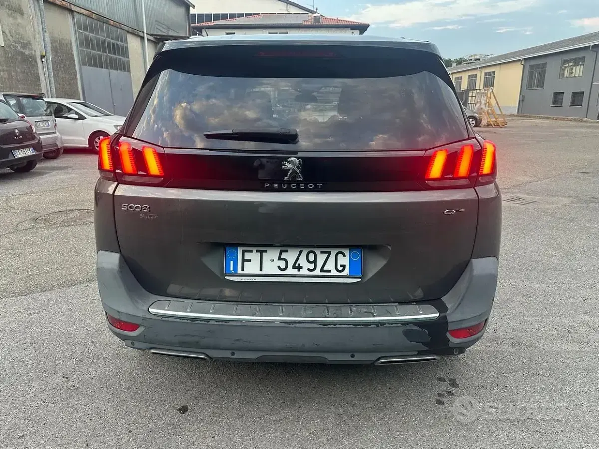 Usata Peugeot 5008 GT-line 177 CV (130 kW) 2019 Grigio SUV