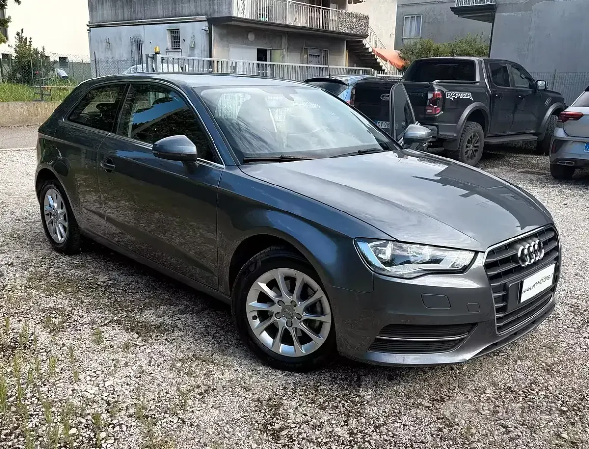 Usata Audi A3 Attraction 110 CV (80 kW) 2016 Grigio Berlina