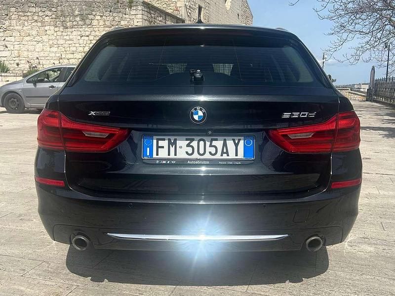 Usata BMW 530 Luxury Line 265 CV (194 kW) 2017 Nero Station wagon
