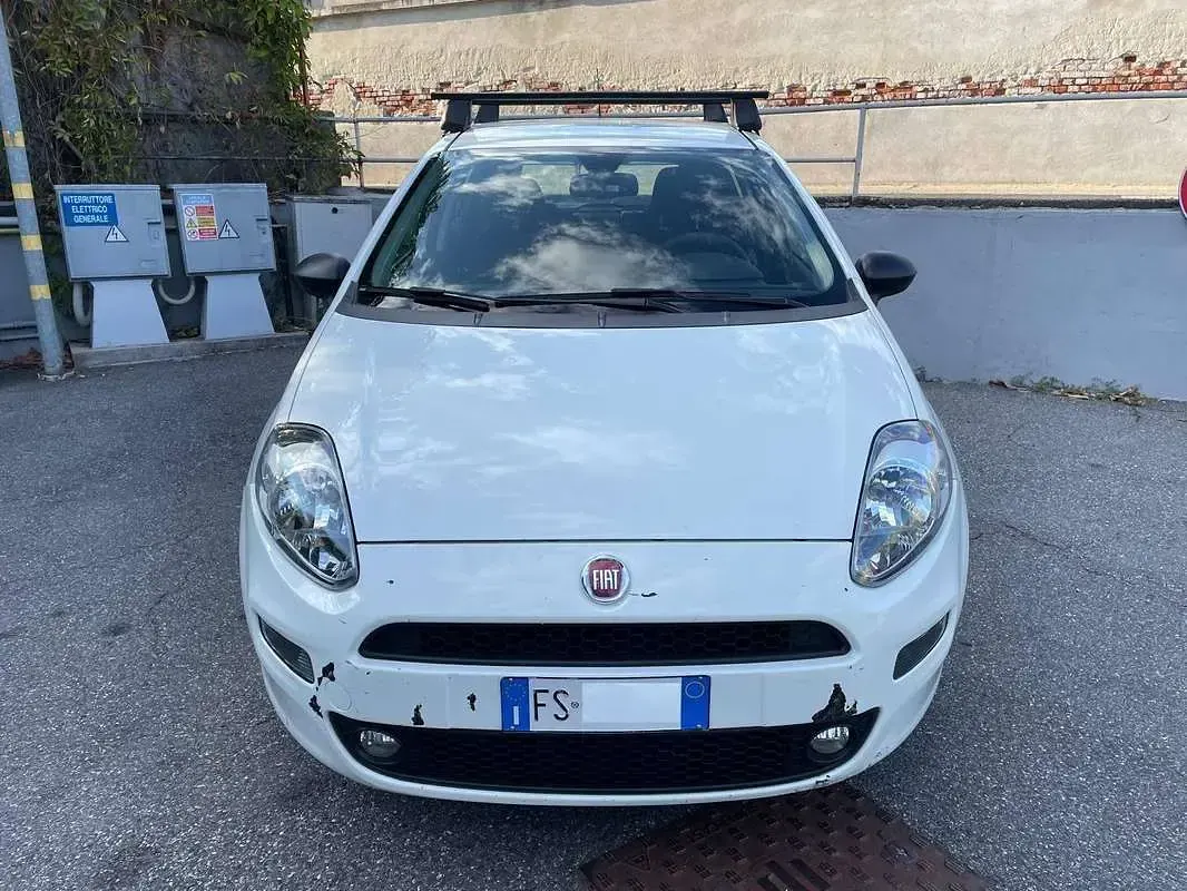 Usata Fiat Grande Punto Dynamic 77 CV (56 kW) 2018 Bianco Utilitaria
