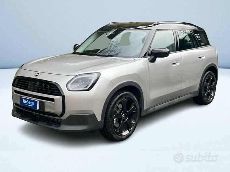 Usata Mini Countryman Classic 170 CV (125 kW) 2025 Argento metallizzato SUV