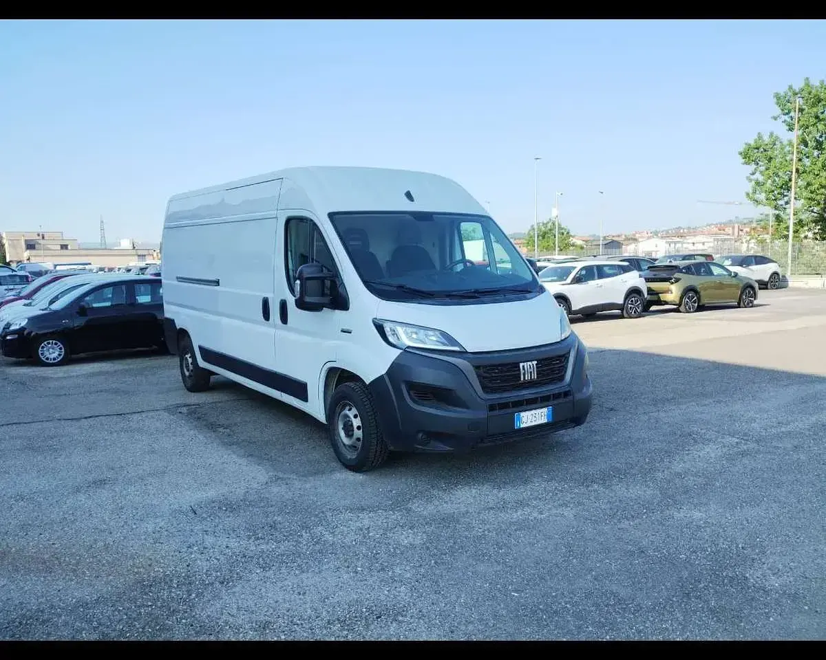 Usata Fiat Ducato 140 CV (102 kW) 2022 Bianco ducato Furgone