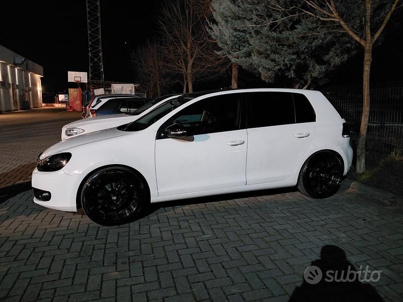 Usata VW Golf VI 110 CV (80 kW) 2009 Bianco Utilitaria