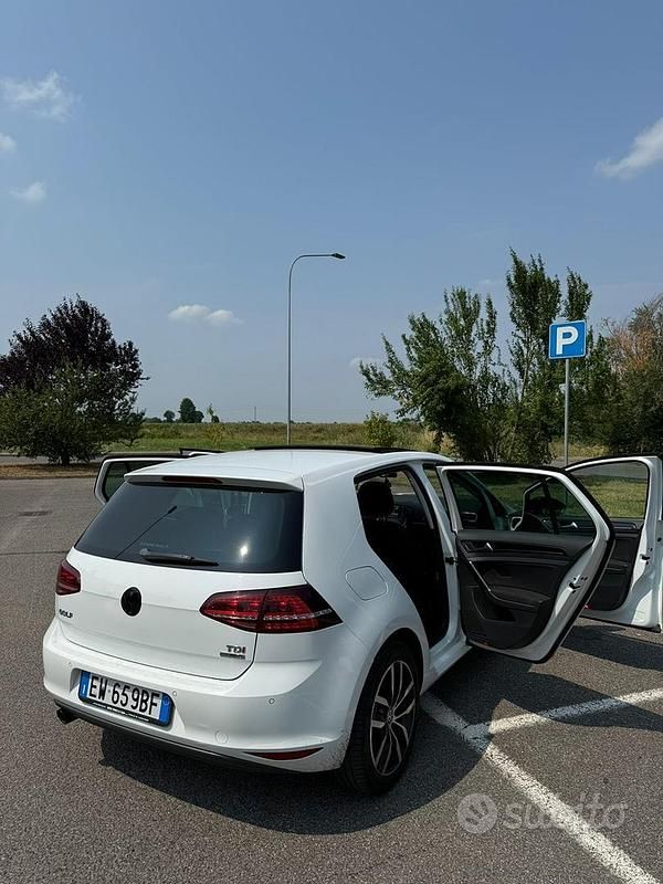 Usata VW Golf VII 110 CV (80 kW) 2014 Bianco Utilitaria
