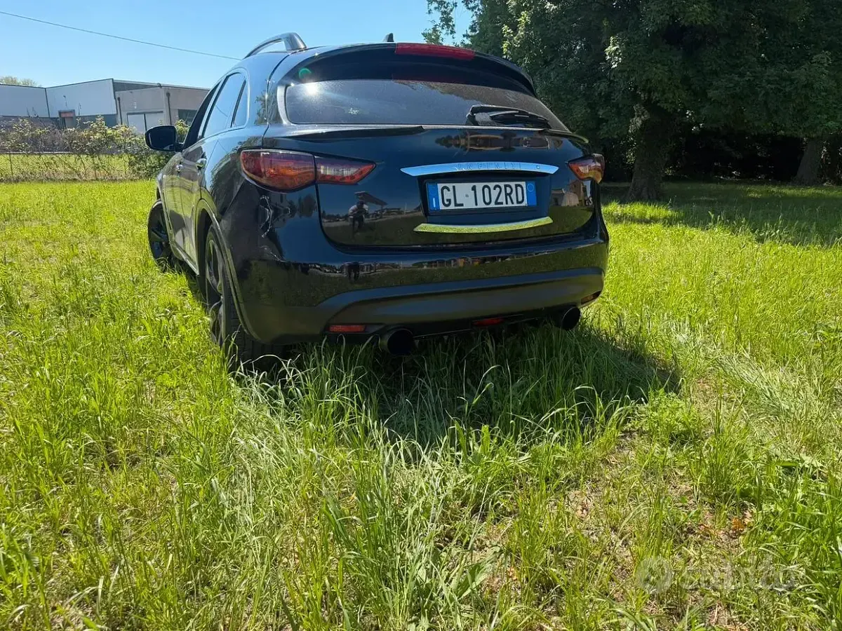 Usata Infiniti QX70 238 CV (175 kW) 2015 Nero SUV