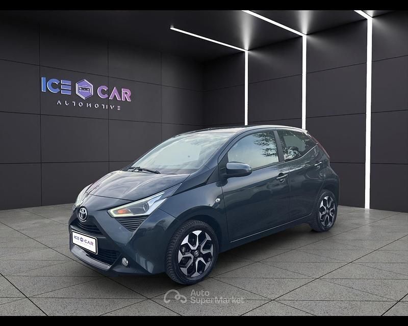 Usata Toyota Aygo Connect Style 72 CV (52 kW) 2019 Grigio Utilitaria
