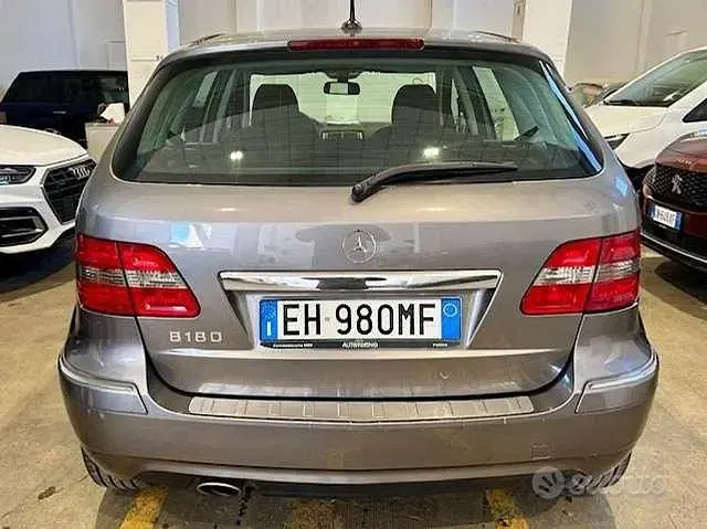 Usata Mercedes B180 Executive 116 CV (85 kW) 2010 Grigio Monovolume