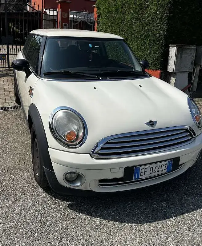 Usata Mini ONE 75 CV (55 kW) 2010 Utilitaria