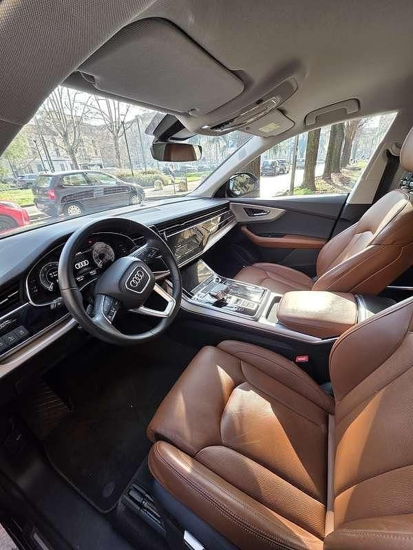 Usata Audi Q8 340 CV (250 kW) 2021 Grigio SUV