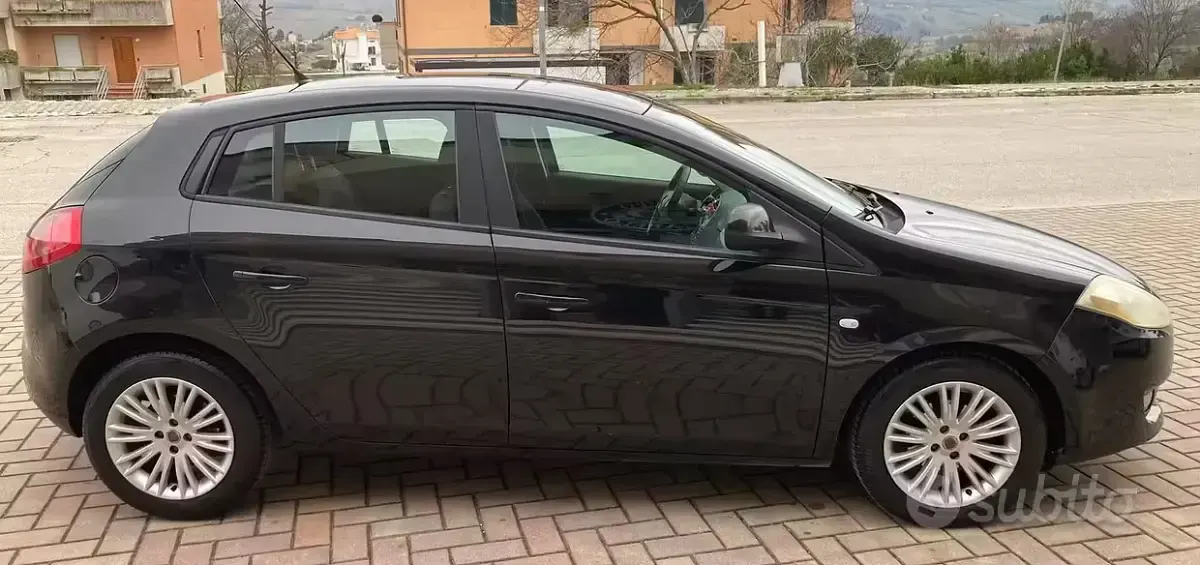 Usata Fiat Bravo 90 CV (66 kW) 2010 Nero Utilitaria
