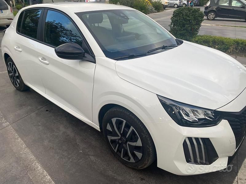 Usata Peugeot 208 75 CV (55 kW) 2024 Bianco Utilitaria