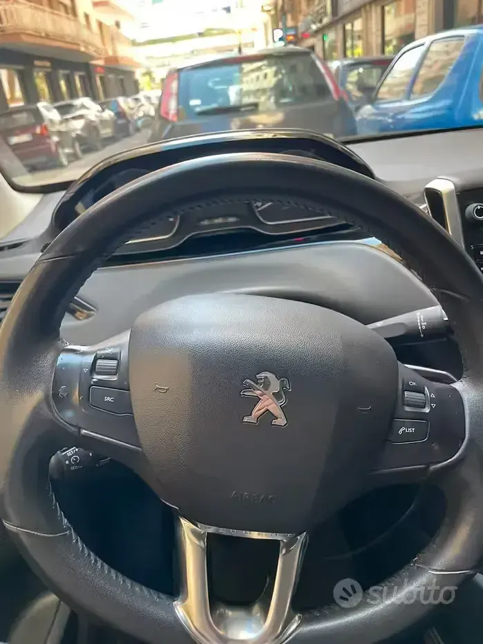 Usata Peugeot 208 75 CV (55 kW) 2016 Grigio Utilitaria