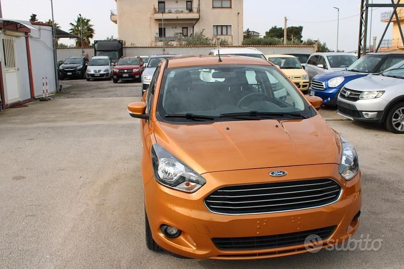 Begagnad Ford Ka Ultimate 85 HK (62 kW) 2016 Orange Sedan