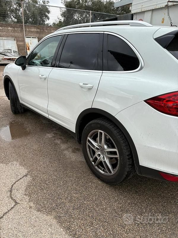 Usata Porsche Cayenne 245 CV (180 kW) 2012 Bianco SUV