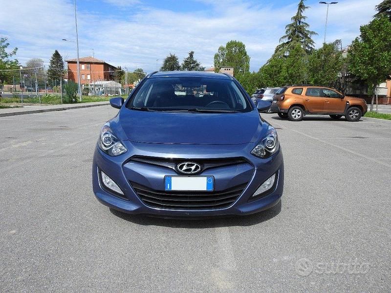 Usata Hyundai i30 Comfort 110 CV (80 kW) 2013 Blu Station wagon