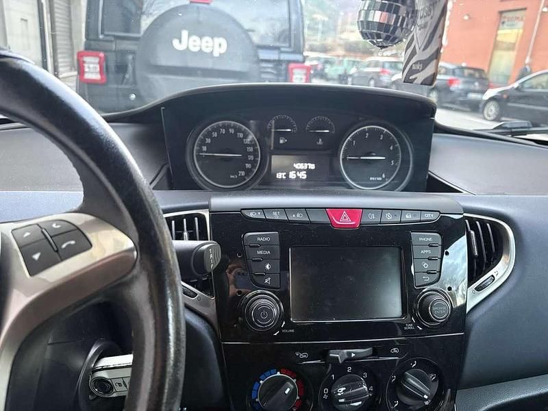 Usata Lancia Ypsilon S 95 CV (69 kW) 2017 Nero Utilitaria