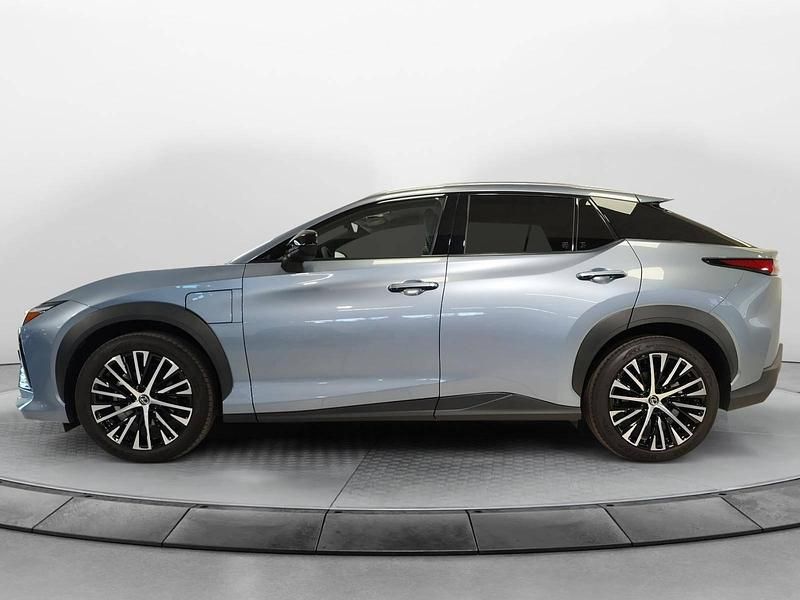 Usata Lexus RZ 450e 178 kW (243 CV) 2025 Azzurro SUV