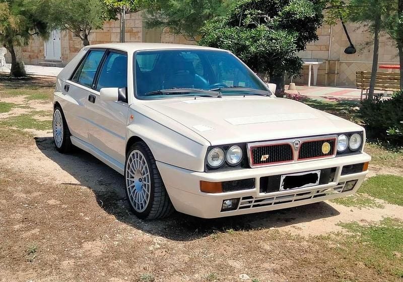 Usata Lancia Delta 211 CV (155 kW) 1994 Utilitaria