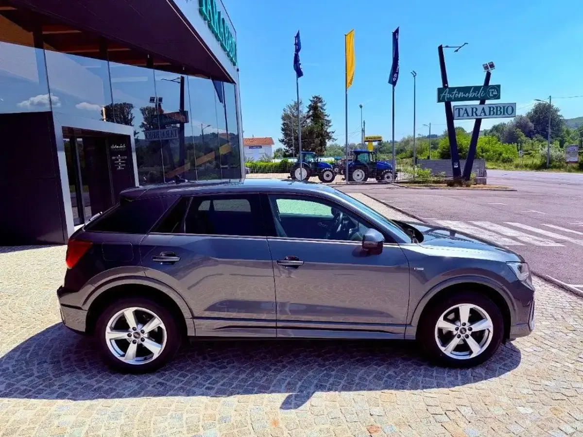 Usata Audi Q2 S-Line 110 CV (80 kW) 2023 Grigio SUV