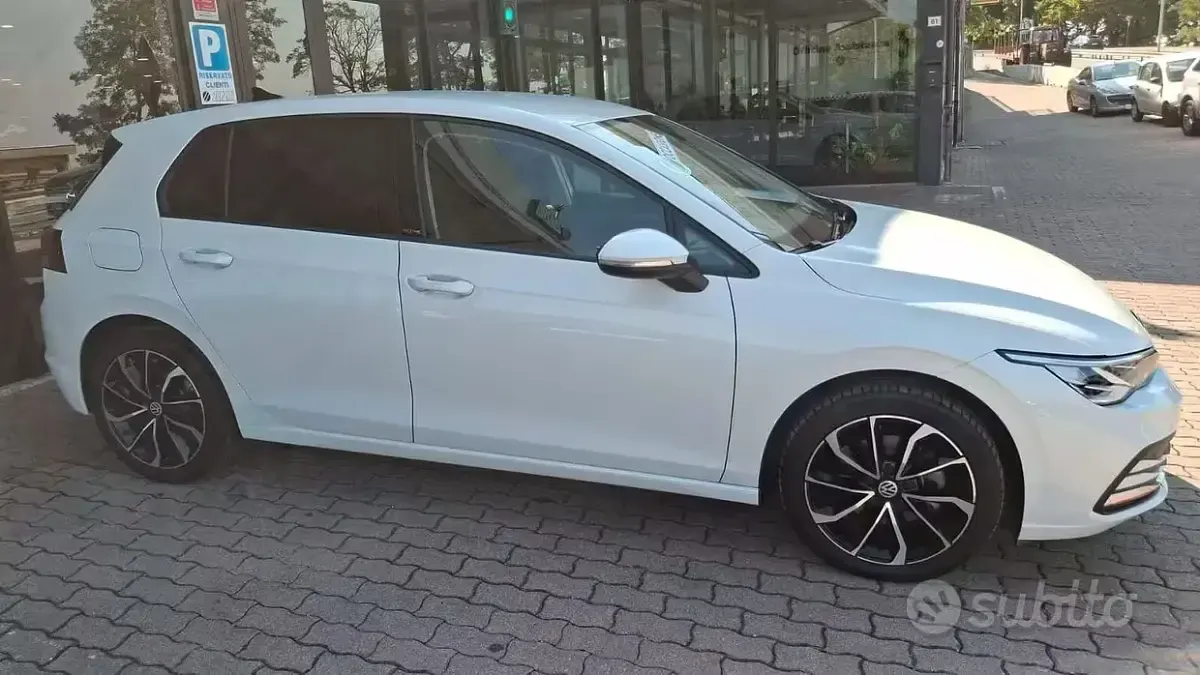 Usata VW Golf VIII Style 116 CV (85 kW) 2022 Bianco Berlina