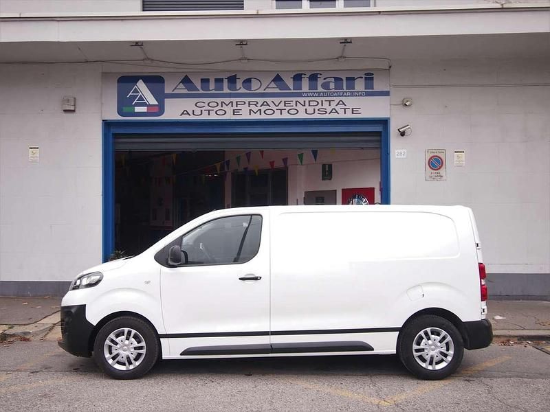 Usata Opel Vivaro 120 CV (88 kW) 2020 Bianco Monovolume