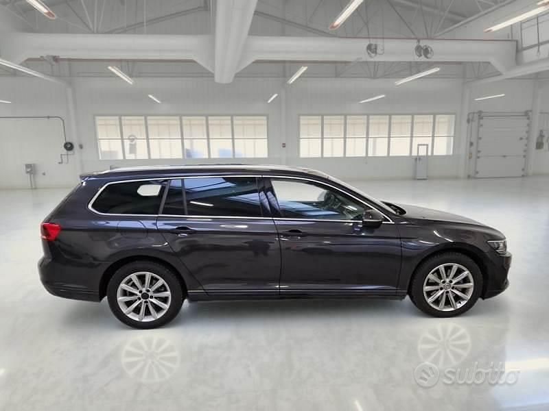 Usata VW Passat Business 120 CV (88 kW) 2020 Grigio Station wagon