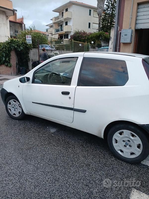 Bianco Usata 2007 Fiat Punto Due volumi | 1150 € - Immagine 1/2