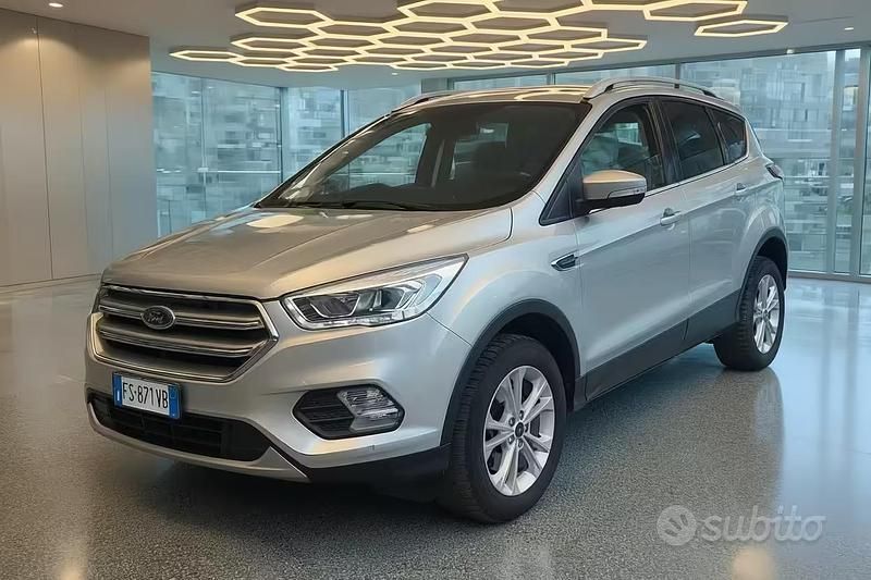 Usata Ford Kuga Business Edition 120 CV (88 kW) 2018 Argento SUV