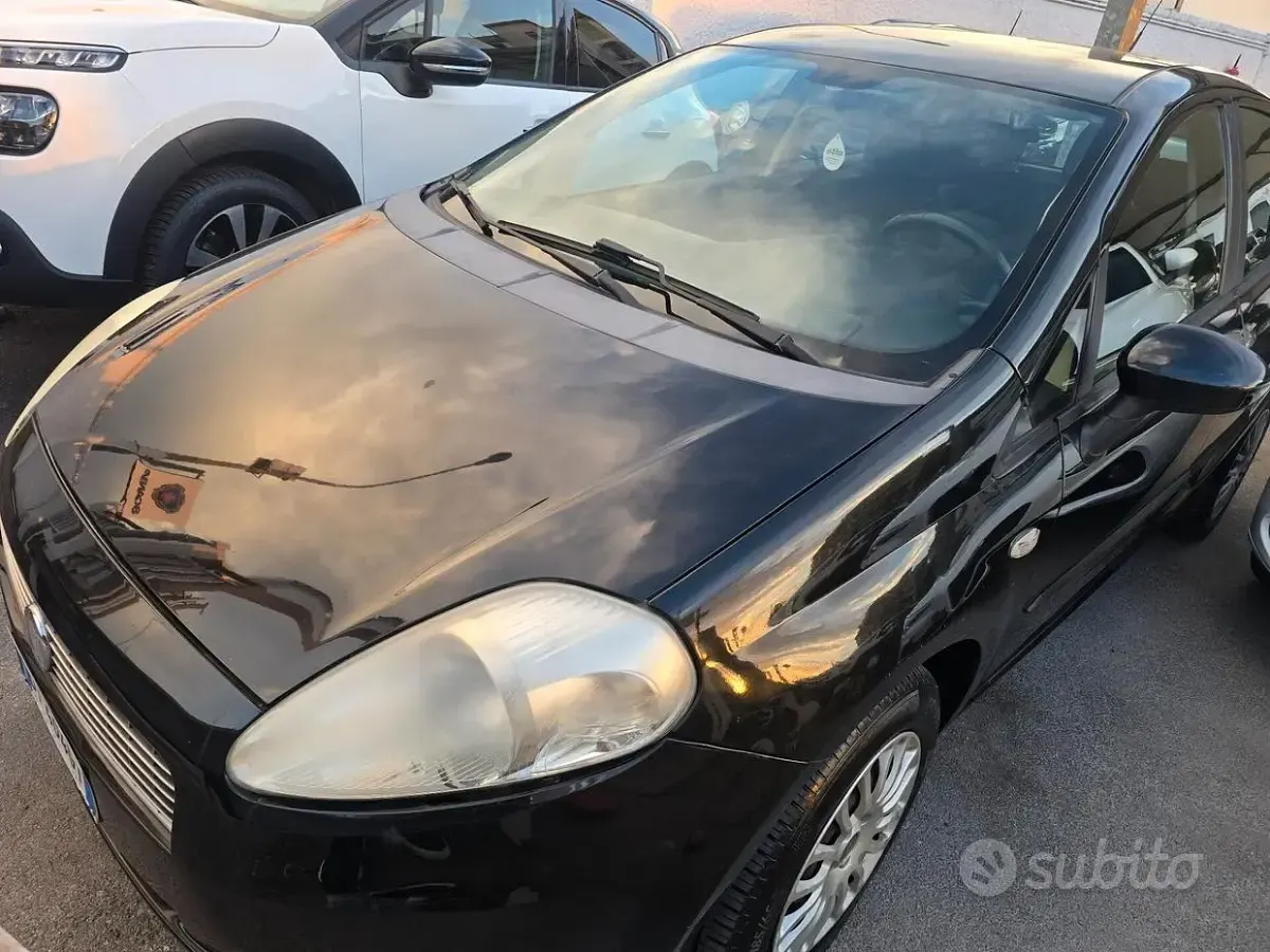 Usata Fiat Grande Punto Dynamic 69 CV (50 kW) 2008 Nero Utilitaria