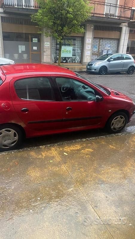 Usata Peugeot 206 60 CV (44 kW) 2001 Rosso Berlina