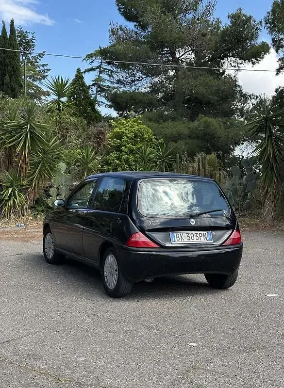 Usata Lancia Ypsilon 60 CV (44 kW) 2000 Nero Utilitaria