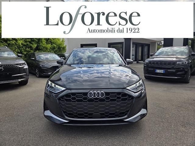 Usata Audi A3 Sportback Advanced 150 CV (110 kW) 2025 Grigio scuro metallizzato Utilitaria