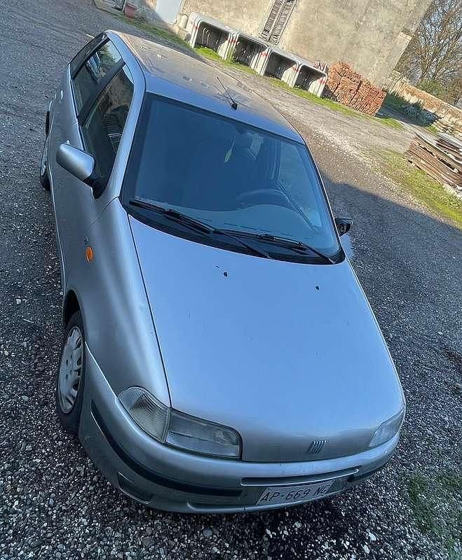 Usata Fiat Punto 73 CV (53 kW) 1997 Argento Berlina