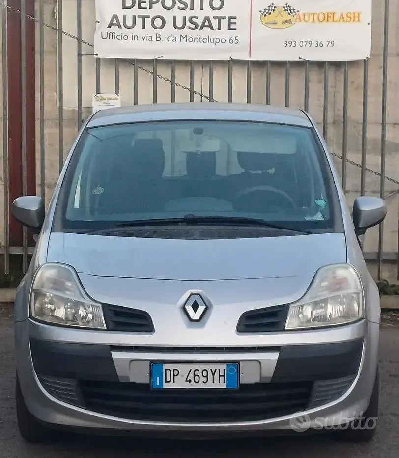 Usata Renault Modus Dynamique 75 CV (55 kW) 2009 Grigio Monovolume