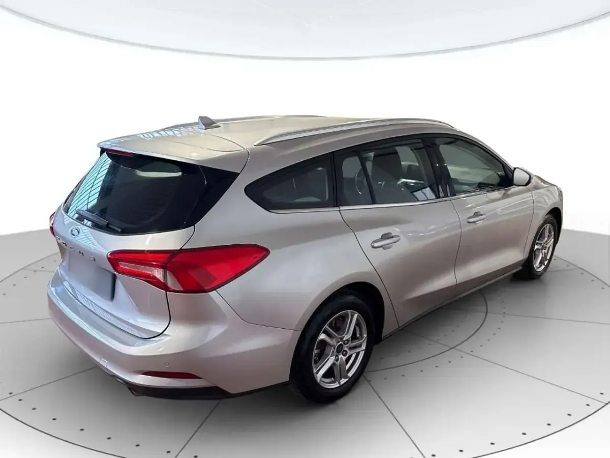 Usata Ford Focus Active 120 CV (88 kW) 2021 Grigio Station wagon