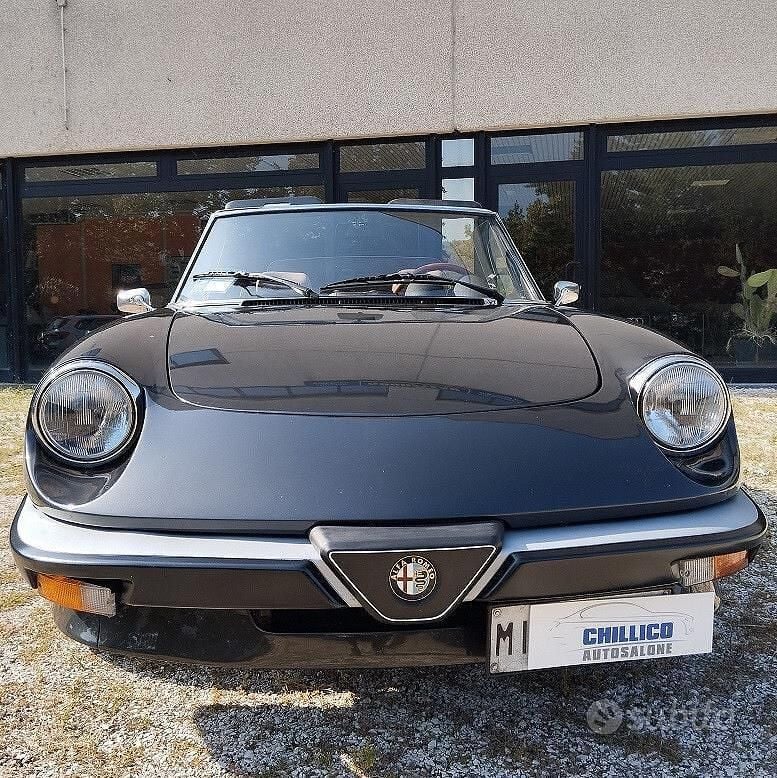 Usata Alfa Romeo Spider 104 CV (76 kW) 1984 Nero Cabrio