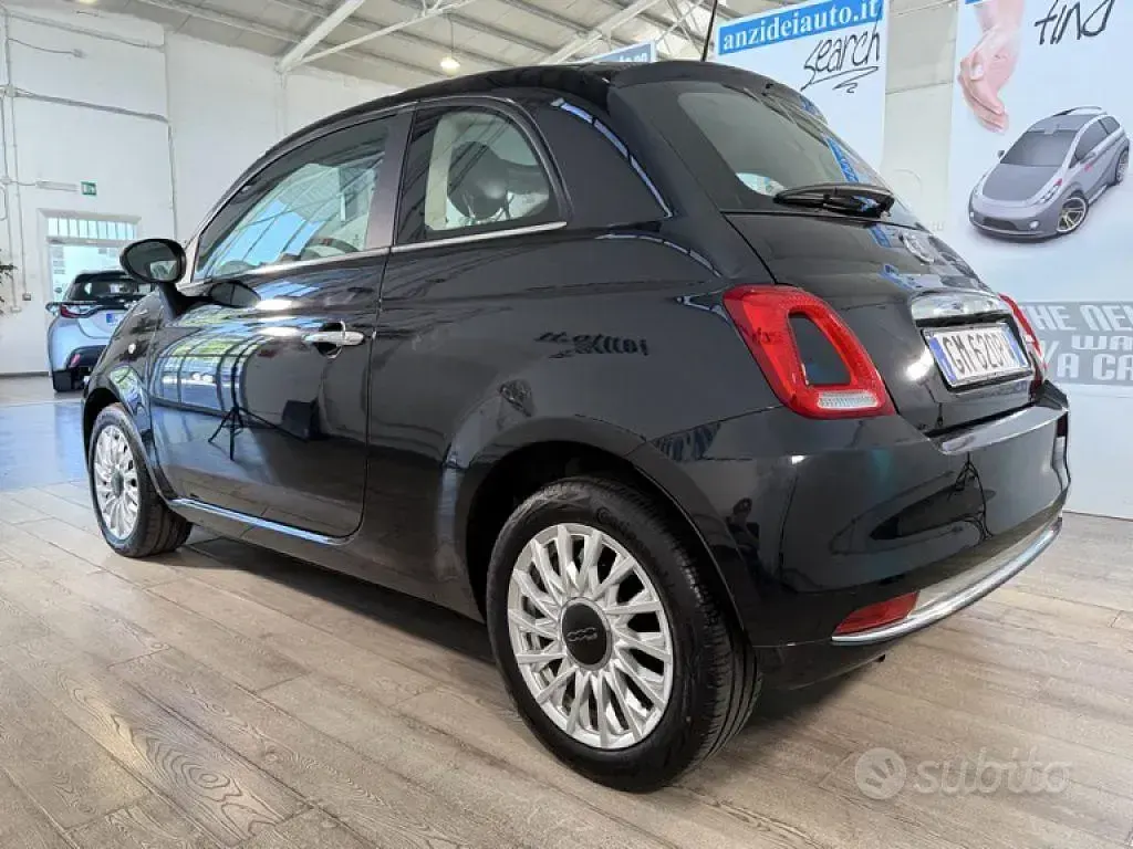 Usata Fiat 500 Dolcevita 69 CV (50 kW) 2023 Nero metallizzato Utilitaria