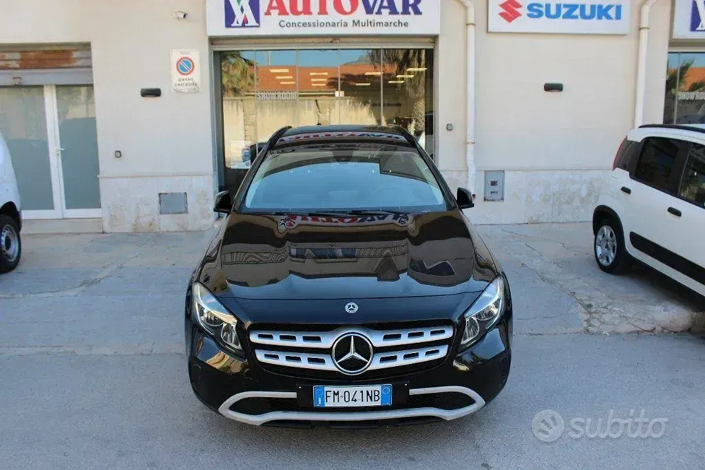 Usata Mercedes GLA200 Business 136 CV (100 kW) 2018 Nero SUV