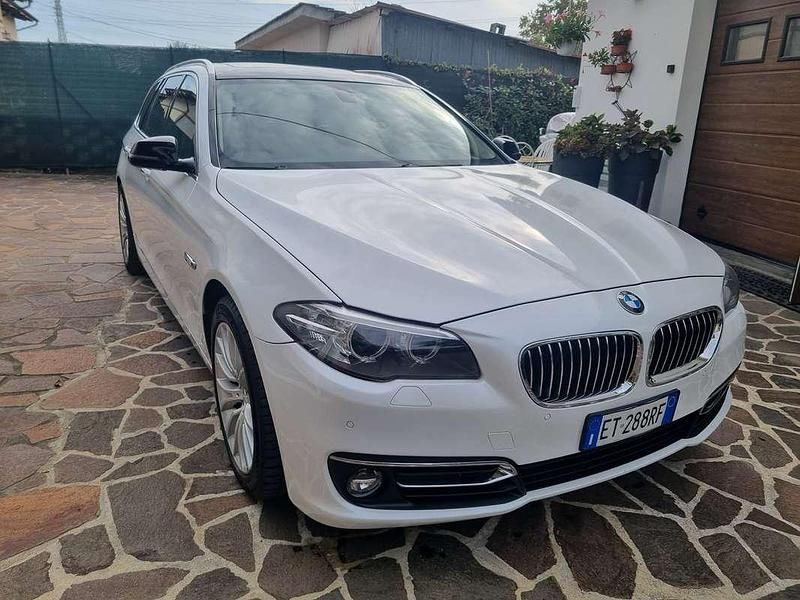 Usata BMW 520 Luxury Line 184 CV (135 kW) 2013 Bianco Station wagon