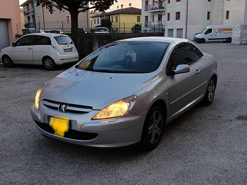 Grigio Usata 2004 Peugeot 307 CC Cabrio | 6000 € - Immagine 1/4