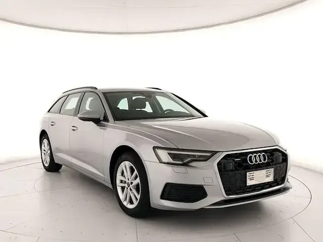 Usata Audi A6 Business 299 CV (219 kW) 2024 Argento floret metallizzato Station wagon